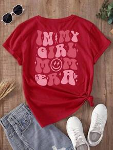 Camiseta oversize celeste de verano para mujer con frase "In My Girl Mom Era" y estampado retro Playera holgada de cuello redondo con diseño de texto rosa y carita sonriente - YH467-Rojo - Ver 3