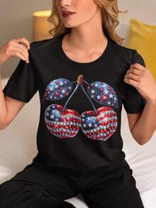Bright Patriotic T-Shirt With Cherries, 4th Of July Travel Tee For Girls, American Flag Print Tee, Southern Style Tee, Bachelorette Party Tee. Unisex 220g Pure Cotton Tee, Ideal Weight For All Seasons, Suitable For Both Men And Women. Durable, High-Quality Fabric, Soft To The Touch And Long-Lasting. Breathable Top. Suitable For Women's Spring And Summer, Holidays, Mother's Day, Independence Day. - 黑色 - 查看 1
