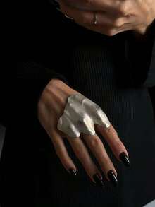 Argent - Main droite