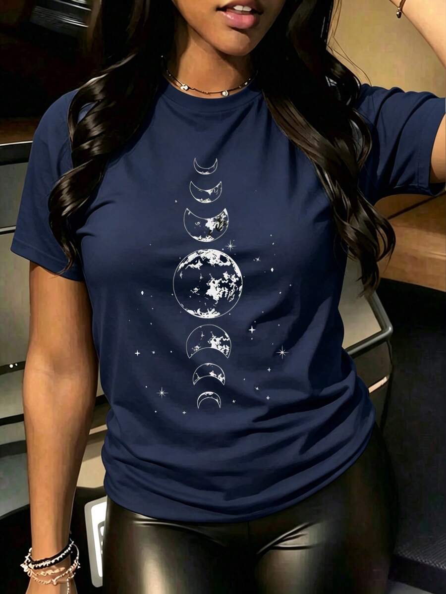 Playera Espiritual para Mujer - Estampado de Fases de la Luna con Detalles Estrellados