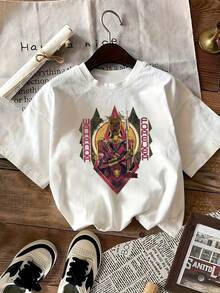 Estampado que representa la fuerza y el orgullo con una figura femenina guerrera rodeada de símbolos tribales dorados que evocan valentía y honor camiseta de mujer  casual cómoda para uso diario y perfecta para expresar poder interior - Blanco - Ver 2