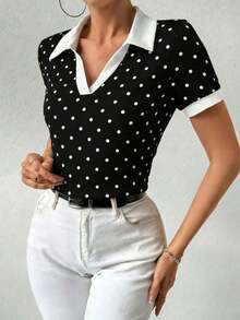 Camiseta de mujer con cuello polo, manga corta, estampado de lunares y parches - Negro - Ver 1