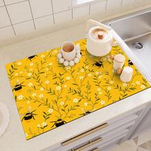 1 pieza Tapete de secado de platos, Tapete para máquina de café, Fondo amarillo con patrón de flores blancas, hojas verdes y abejas, Tapete absorbente y de drenaje, Adecuado para mesa de comedor y cafetería, Tapete de drenaje multiusos, Regalo para el hogar, Decoración de escritorio - XYLSD-343 - View 6