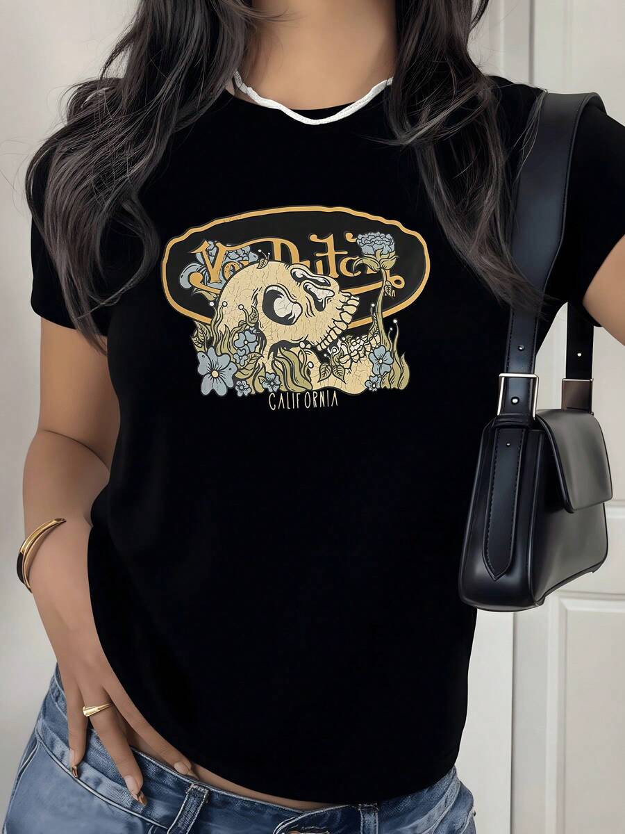 Ram Skull Surrounded By Flowers Symbolizing Strength, Natural Beauty And Indomitable Spirit Inspired By Wild Nature. Modern And Comfortable Women's T-Shirt For Everyday Wear - 黑色 - 查看 1
