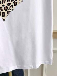 Camiseta casual de mujer con estampado de leopardo, patrón de corazón y bloqueo de color en cuello redondo - Blanco 4 - Ver 5