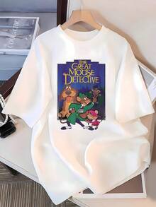The Print Features A Brave Detective Mouse Accompanied By Fun Friends On A Mysterious Adventure Full Of Wit And Friendship, Inspiring Curiosity And Joy With Vibrant Colors And Charming Details. A Comfortable, Casual Women's T-Shirt For Everyday Wear. - 白色 - 查看 3