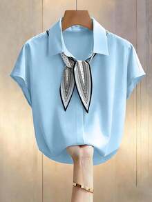 Blusa versátil y casual con mangas de murciélago, cuello en V y estampado de pañuelo, color beige, adecuada para primavera y verano - Celeste - Ver 8