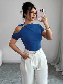 Camiseta de moda de manga corta para mujer de unicolor con recortes calados y decoración metálica - Azul - Ver 1