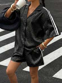 Muchic Conjunto de camisa holgada y pantalones cortos de estampado de leopardo jacquard negro para mujer, adecuado para uso al aire libre, conjunto de camisa y pantalones cortos de estilo callejero - Negro - Ver 3