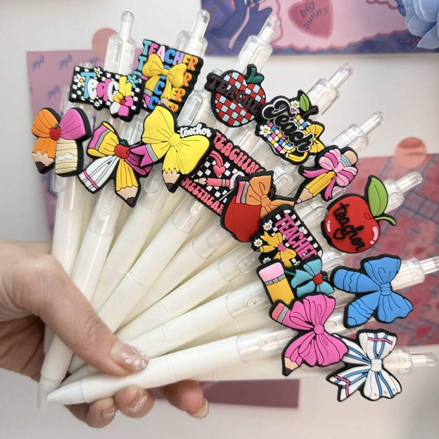 Bộ 1/3/5 bút bi viết có thể thu gọn chủ đề Giáo viên, thân bút màu trắng, đầu bút hình quả táo thắt nơ, mực trơn tru, quà tặng tri ân giáo viên cho lớp học, đồ dùng học tập, sổ kế hoạch và mùa tựu trường.