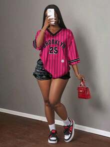 Camiseta gráfica minimalista casual con letra y número para mujer, adecuada para verano, deporte, combinación, fucsia con estampado a rayas de Brooklyn - Rosa Fucsia - Ver 5