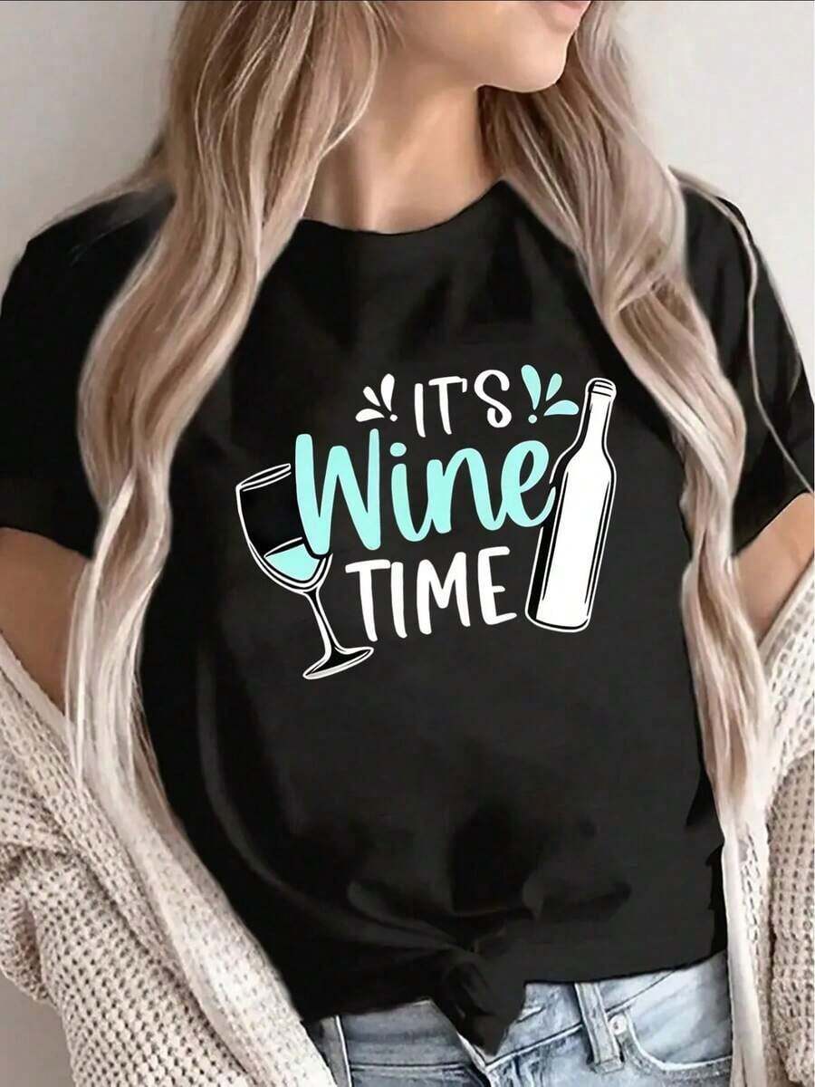 Women's Black And White Wine-Themed T-Shirt - "It's Wine Time" Print With Wine Glasses And Design - Lightweight Polyester Short Sleeve Crew Neck Top For Casual Wear And Wine Tastings - Machine Washable Clothing For Wine Lovers. Blouse, Shirt > Beautiful. - 黑色 - 查看 1