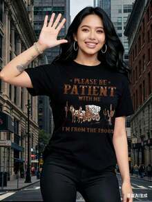 Women's Short-Sleeved T-Shirts With Interesting Prints, Beautiful Clothing. White Cotton T-Shirt With A 1900s Western Wagon And Cactus Print. Casual Everyday Wear. Please Bear With Me, I'm From The 20th Century. - 黑色 - 查看 1