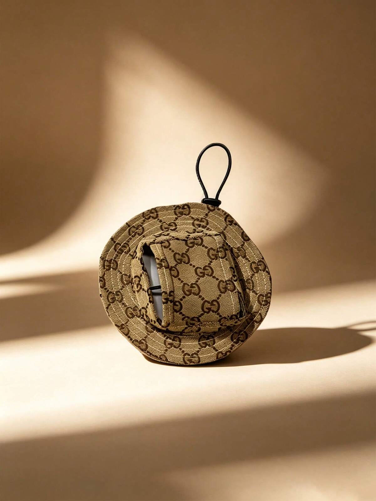 Chapeau de soleil style hawaïen en polyester pour animaux de compagnie, design mignon avec trou pour les oreilles, anti-perte, protection solaire réglable, convient aux petits chiens, style tropical à la mode, léger et respirant, essentiel pour une utilisation extérieure des animaux de compagnie en été, chapeau de soleil pour petits chiens 10