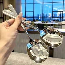 1 pezzo Cucchiaio da portata grande in acciaio inossidabile - Design ergonomico, durevole, grande cucchiaio per minestre, facile da usare per servire, cucinare e mangiare - Robusto, di qualità ristorante, impugnatura comoda, facile da pulire - Visualizzare 3