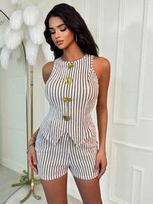 Conjunto de oficina casual elegante para mujer, camiseta sin mangas ajustada y sexy con decoración de botones metálicos y shorts, traje casual de 2 piezas - Multicolor - Ver 7