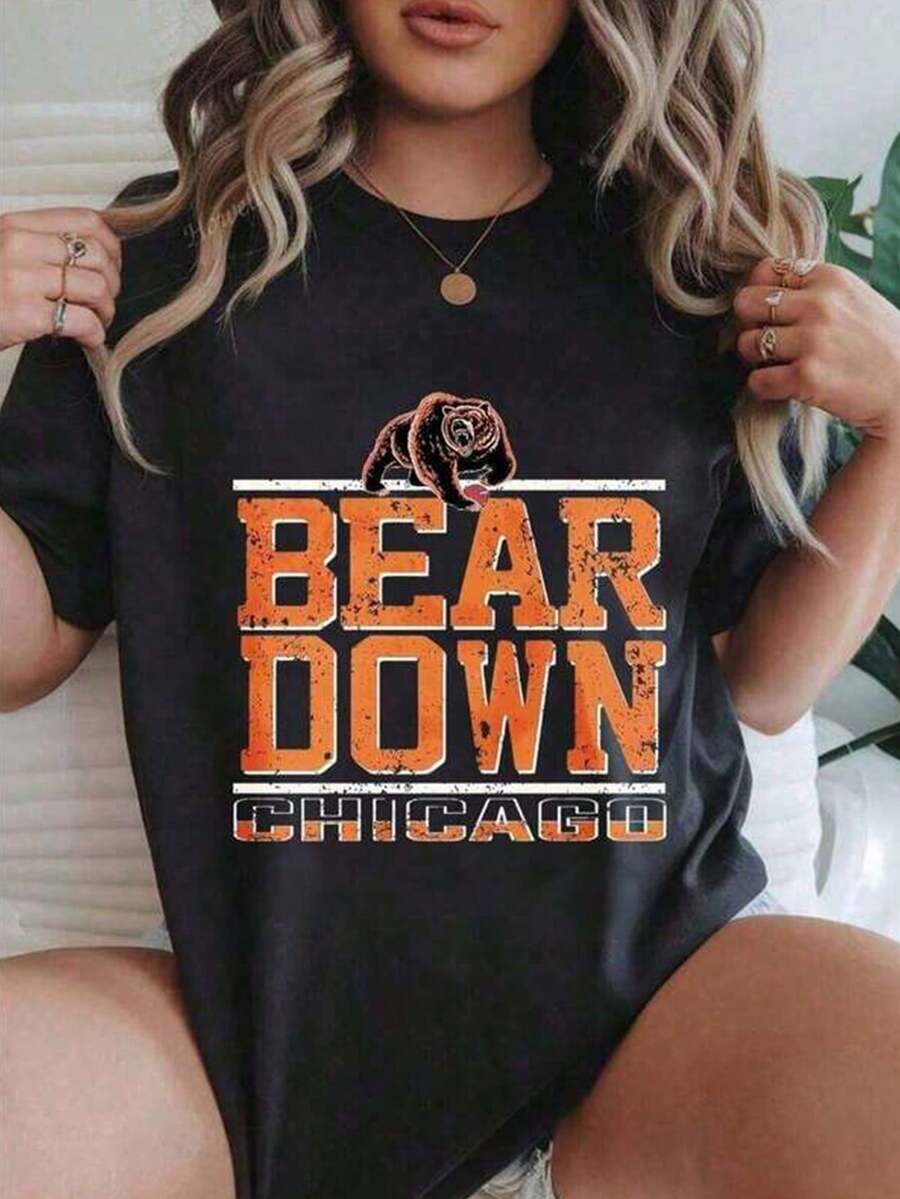 Mujer Camiseta de manga corta con estampado térmico de oso y letras desgastadas en tonos naranja y blanco, diseño de equipo retro, estilo deportivo americano - Negro - Ver 1