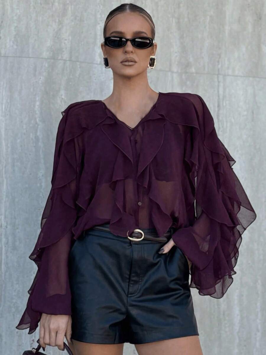 Blusa elegante de mujer con cuello en V, abotonada, de manga larga, con decoración laminada, color liso, Primavera 2025 - Rosa Roja - Ver 1
