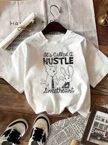 Estampado con dos adorables personajes de animales que simbolizan ingenio confianza y la fuerza del trabajo conjunto transmitiendo un mensaje positivo de esfuerzo y dulzura camiseta de mujer  casual cómoda y moderna - Blanco - Ver 2