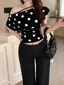Blusa corta con hombros descubiertos y cuello asimétrico de estilo casual dulce Y2K, con lunares azul claro y pliegues, para mujer - Negro - Ver 5
