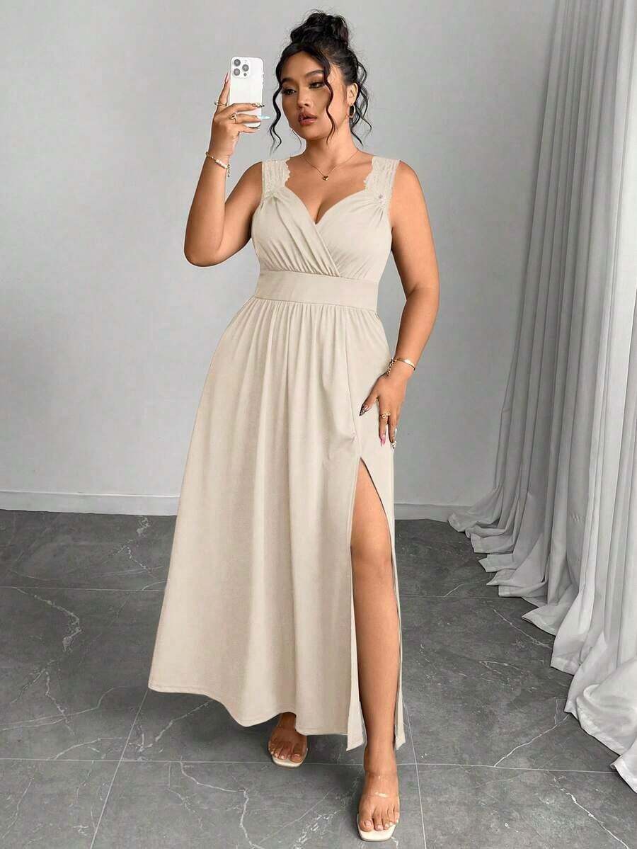 Elenzya Vestido línea A con cuello en V, contraste de encaje, tirantes finos y abertura para tallas grandes - Albaricoque - Ver 1