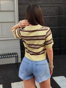 女士夏季条纹撞色 Polo 领纽扣针织短袖套头衫，时尚休闲透气修身短款衬衫 - 金色 - 查看 2