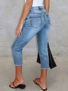 Jeans pitillo de tiro 3/4 desgastados de lavado claro para mujer, pantalones lápiz elásticos para uso casual y de viaje en verano - Azul lavado medio - Ver 3