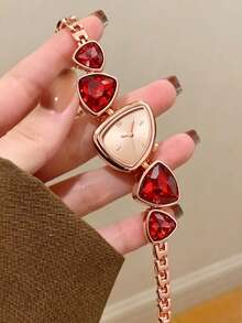 1 buah Jam Tangan Gelang Segitiga Wanita, Jam Tangan Analog Quartz dengan Dial Segitiga Asimetris Bertatahkan Kristal Warna Champagne, Cocok untuk Acara Sehari-hari dan Pesta - Putih - View 2