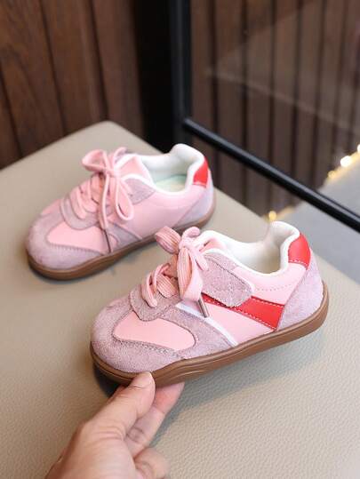 1 par de zapatillas casuales con lazo brillante plateado para niñas, zapatos deportivos cómodos y versátiles con suela suave para niños (seleccione según la longitud real del pie)