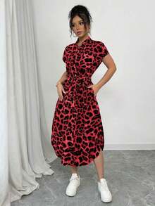 Vestido largo de manga corta para verano 2025, nuevo, con bolsillo, abertura lateral, cinturón y lazo, estampado de leopardo, para uso casual y de viaje - Rojo - Ver 4