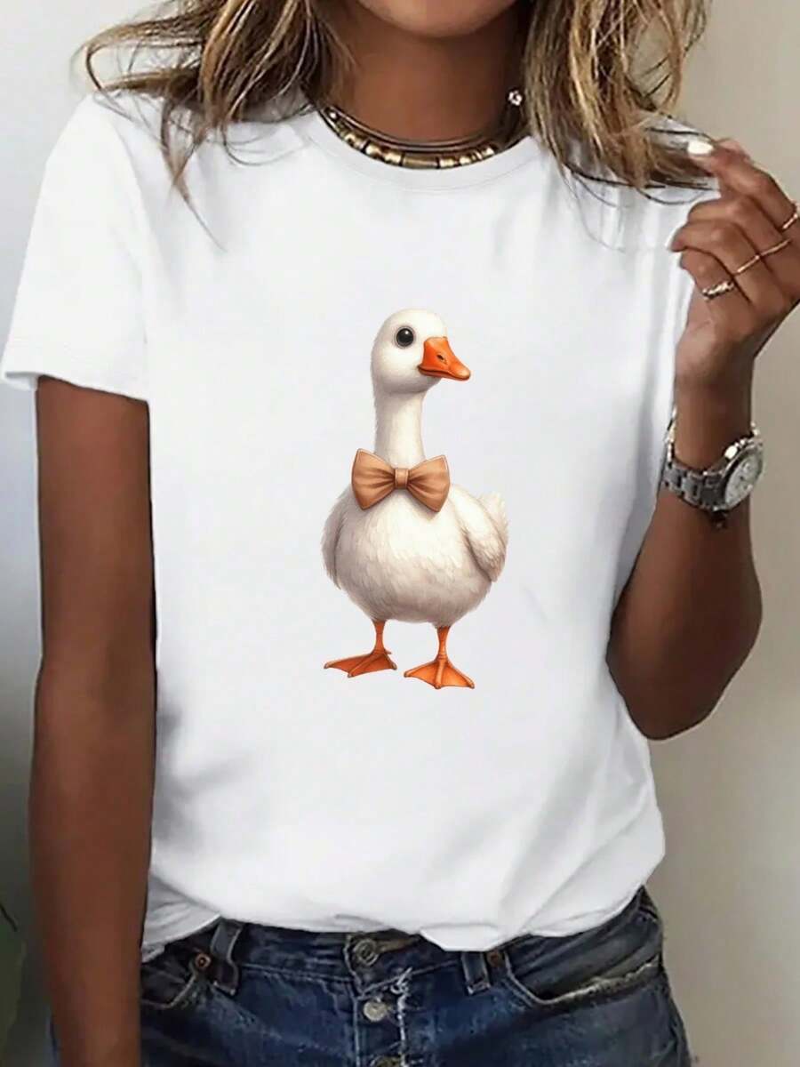 Plus Size Women's T-Shirt With Duck Design - Loose Fit, Short Sleeves, Crew Neck, White, With A Brown Duck Design Featuring An Orange Beak, Shiny Texture, Lightweight And Breathable Fabric, Perfect For Casual Wear In Spring And Summer, A Fun Garment For All Seasons. Women's Summer Graphic T-Shirts, Printed Casual Shirt, Short Sleeves And Crew Neck, Local Spring/Summer Streetwear. - 白色 - 查看 1