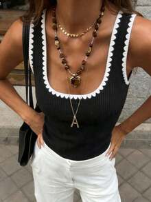 Camiseta de tirantes de cuello cuadrado con contraste de color estilo retro francés, camiseta sin mangas minimalista y versátil de ajuste ceñido y sexy, de tejido de punto bordado con conchas, adecuada para salir, ir al trabajo, ir a la escuela - Negro - Ver 2