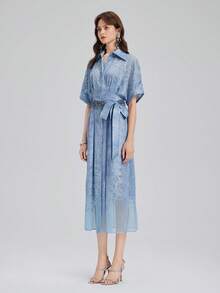 Rich Radi Q's 女士高领系带蓝色长款连衣裙，饰有蕾丝腰带和直筒下摆，休闲优雅的设计，适合夏季外出穿着。 - 藍色 - 查看 4