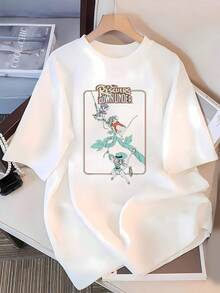 Animated Illustration Of Brave, Adventurous Mice Cooperating On A Mission With Green Leaves And Ropes, Conveying Courage And Friendship. Comfortable Casual Women's T-Shirt For Everyday Wear. - 白色 - 查看 3