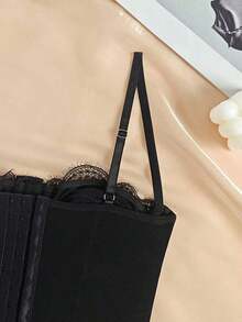 1 pieza Parte superior corta ajustada con adorno de encaje de moda para mujer, camiseta interior ajustada sexy tipo corsé, adecuada para fiesta, viaje, reunión, Navidad, San Valentín, vacaciones de verano casual - Negro - Ver 6
