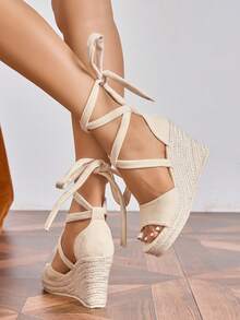 Giày sandal đế xuồng cao gót cho nữ, sandal đế xuồng buộc dây giả da lộn màu be, giày đế xuồng hở mũi quai chéo đế dày, giày đi biển mùa hè, giày cao gót nữ. - Màu be - Xem 5