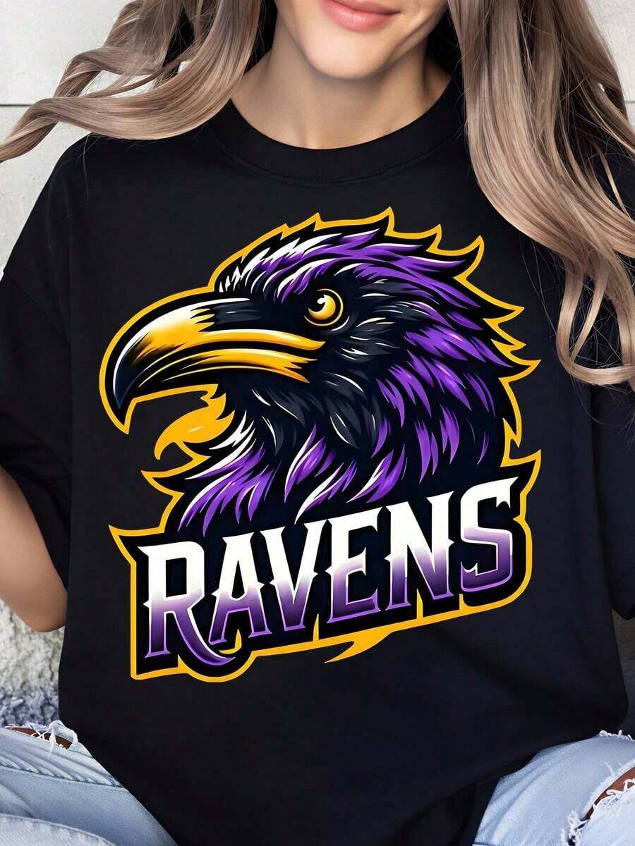 Camiseta con el Logo de la Mascota de los Ravens, Cabeza de Cuervo, Morado y Amarillo, para Equipo Deportivo, para Hombres y Mujeres, Ropa Casual Unisex, Regalo para Fanáticos del Fútbol - Negro - Ver 1