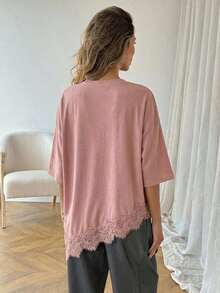 Camiseta básica de mujer de uso diario para primavera y verano, de unicolor, con dobladillo asimétrico y parches de encaje - Rosa vieja - Ver 2