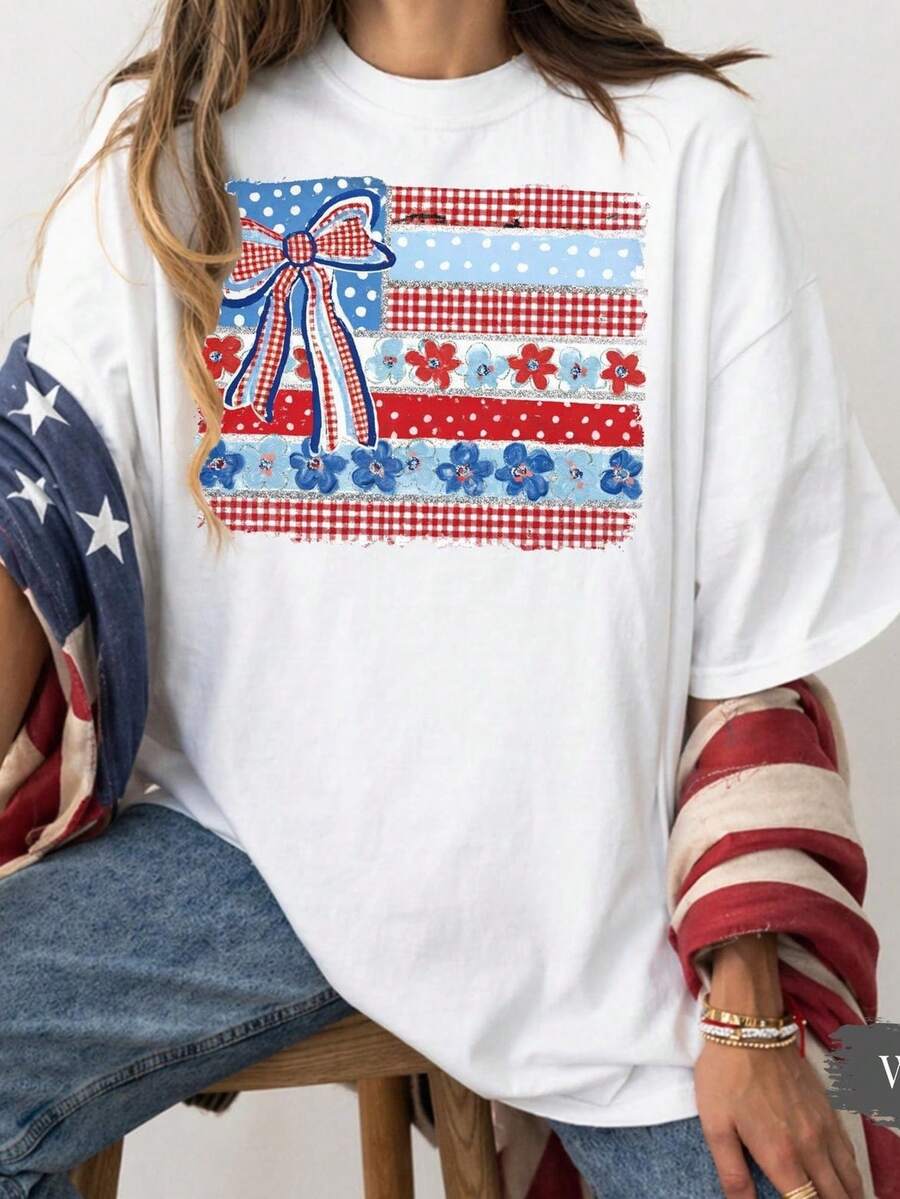 Camiseta Coquette USA F1lag, linda camiseta patriótica femenina para el 4 de julio, camiseta floral con la bandera estadounidense, regalo del 250 aniversario. Camiseta unisex de algodón puro de 220 g, peso ideal para todas las estaciones, adecuada para hombres y mujeres. Tejido duradero de alta calidad, suave al tacto y de larga duración. Parte superior transpirable. Adecuada para la primavera y el verano de las mujeres, vacaciones, Día de la Madre, Día de la Independencia. - Blanco - Ver 1