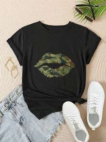 Women's Vintage Style Short Sleeve Casual T-Shirt - Camouflage Lip Print On White T-Shirt, Round Neck, Summer Top, Machine Washable, Ladies' T-Shirts, Casual Wear, Modern Look, Comfortable Fit

-WhiteFashion - 黑色 - 查看 2