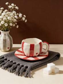 1 Set Taza de Café y Plato de Cerámica con Borde Ondulado y Rayas en Forma de Corazón de 300ml, Hecho de Cerámica de Alta Calidad sin Plomo, Taza con Asa Resistente al Calor, Apto para Lavavajillas. Perfecto para Disfrutar de Varias Bebidas, Se Puede Usar como Taza de Jugo, Taza de Avena, Taza de Café, Etc., También Adecuado como Set de Regalo o Útiles Escolares. También Se Puede Usar como Regalo de Inauguración de Casa, Regalo de Boda - Multicolor - Ver 8