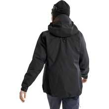 ARC'TERYX Beta SL Men's GORE-TEX Waterproof Jacket, Lightweight Breathable Hooded Hard Shell For Outdoor Hiking Trekking Camping Travel Commuting, Durable Windproof Packable Technical Rain Coat With Helmet-Compatible StormHood And RECCO Reflector - Black - View 3