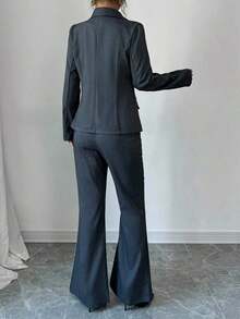 Set de 3 piezas elegante para mujer: Chaqueta con cuello de solapa, top camiseta y pantalones de campana para el otoño - Gris - Ver 2
