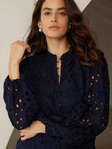 Aveloria Frievida Nueva blusa de manga larga con pliegues delanteros bordados y calados, de estilo francés casual y lujoso, para otoño - Rosa - Ver 9