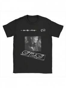 Breathable Short-Sleeve T-Shirt, Featuring A Belgian DJ Design By De Witte. This Vintage-Style T-Shirt Has A Crew Neck, Short Sleeves, And A Classic Collar. Suitable For Home, Everyday Wear, Parties, And Travel, It Makes A Perfect Gift For Friends Or Family. - 黑色 - 查看 1