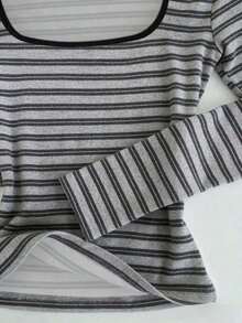 Camiseta de manga larga de cuello cuadrado gris minimalista de ajuste ceñido, adecuada para primavera, verano, otoño e invierno.Camiseta de moda, regalo de estilo minimalista para hermanos, hermanas, mamá, Día de la Madre, top de moda casual. - Gris - Ver 4
