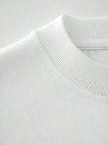 100% Pure Cotton, Breathable And Gentle On The Skin. Classic Crew Neck Design, Slim Fit, And Flattering For All Body Types. Fashionable Print With A Minimalist Style And High-Quality Finish. Unisex Design Perfect For Matching Outfits, Ideal For Everyday Wear, Dates, Leisure, And Streetwear – Versatile And Timeless. - 白色 - 查看 6