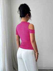 Camiseta de mujer de hombros descubiertos elegante con decoración metálica, para verano - Rosa Fucsia - Ver 2