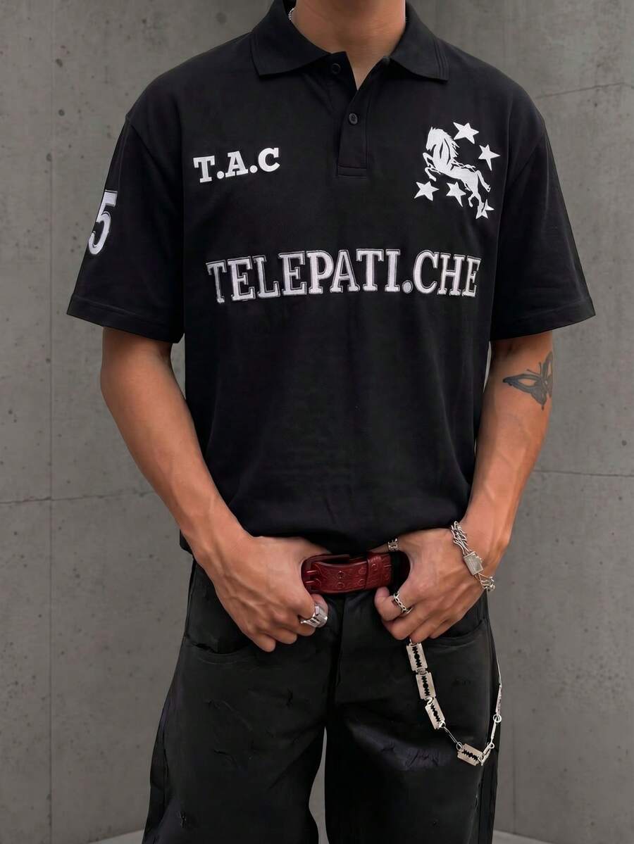 男士街头风 Polo 衫,格纹饰边拉链领上衣,涂鸦印花 T 恤,赛车风透气短袖 Polo 衫,都市休闲夏季衬衫 - 黑與白 - 查看 1