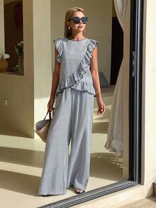 Conjunto casual de 2 piezas para vacaciones de verano para mujeres, con blusa de cuello redondo con volantes y rayas y pantalones rectos y sueltos - Blanco y Negro - Ver 5